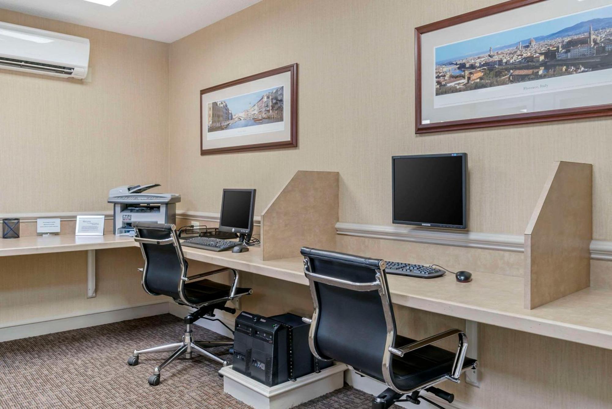 Comfort Inn Plainwell Bagian luar foto