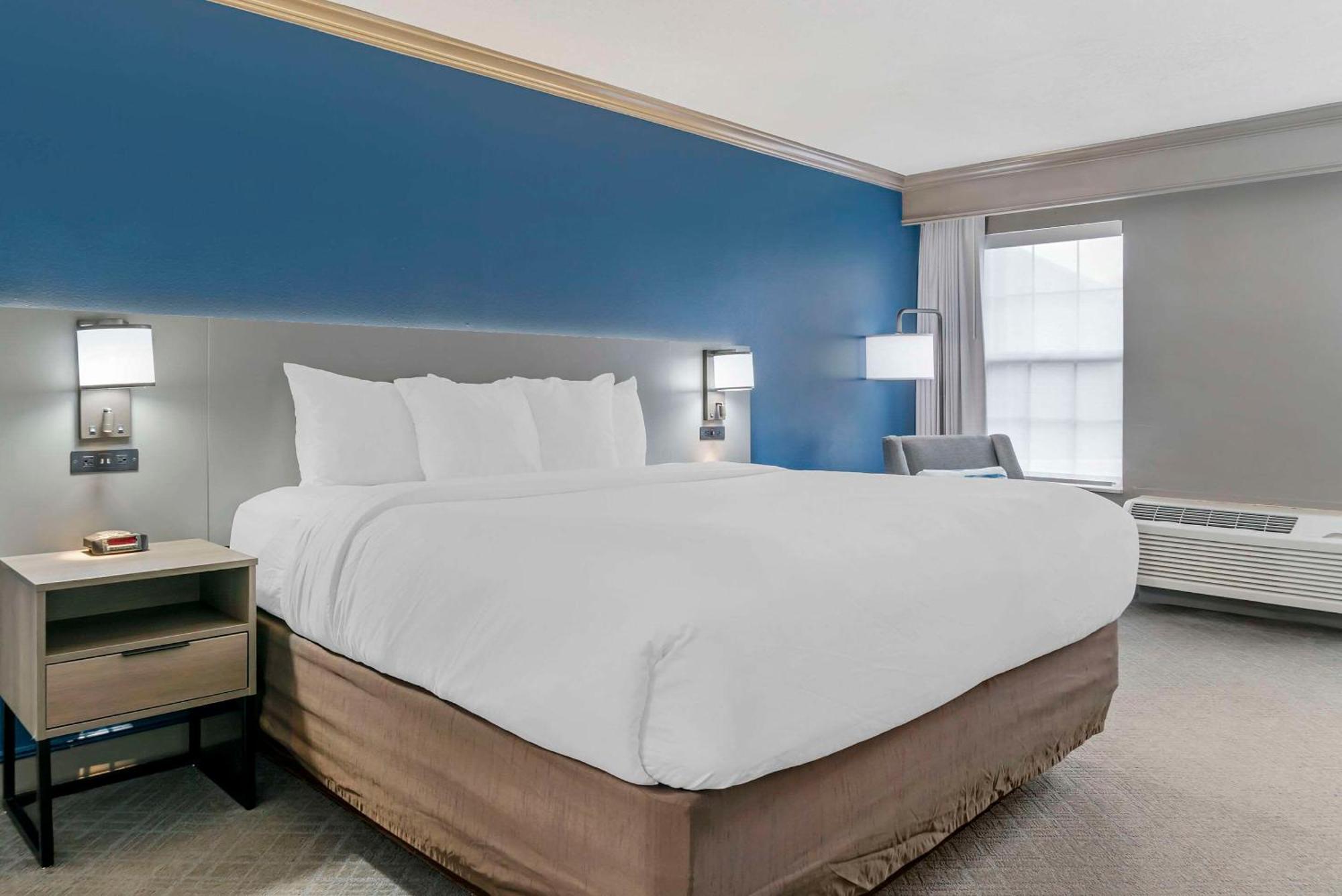 Comfort Inn Plainwell Bagian luar foto