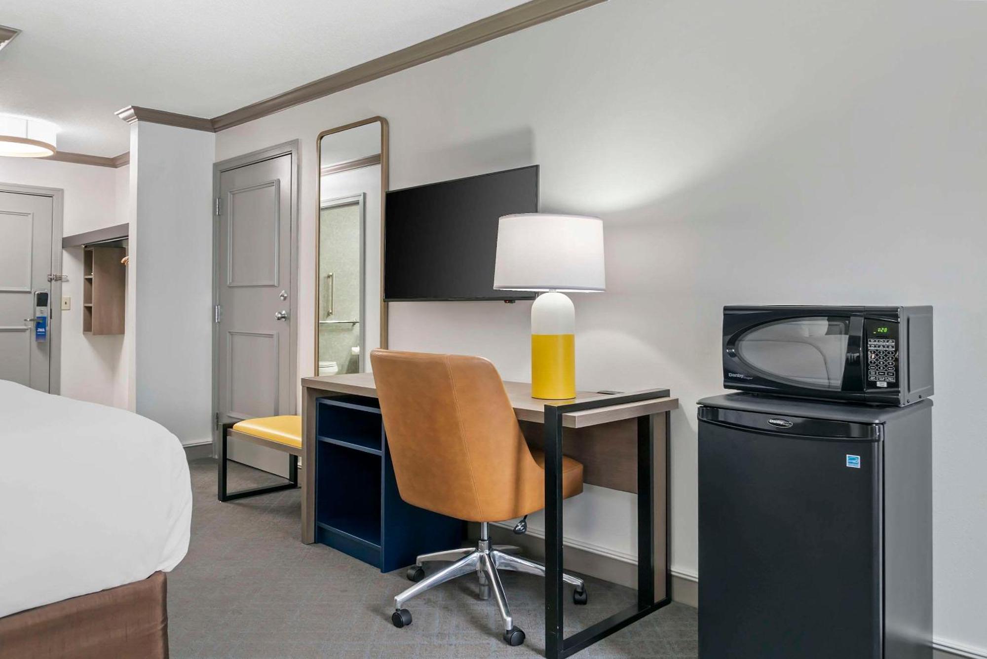 Comfort Inn Plainwell Bagian luar foto