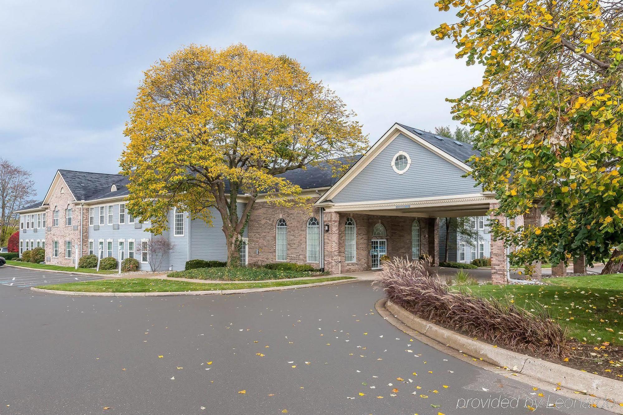 Comfort Inn Plainwell Bagian luar foto